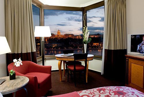 Luxury hotel in Budapest overlooking the Danube and Buda Castle - Sofitel Budapest