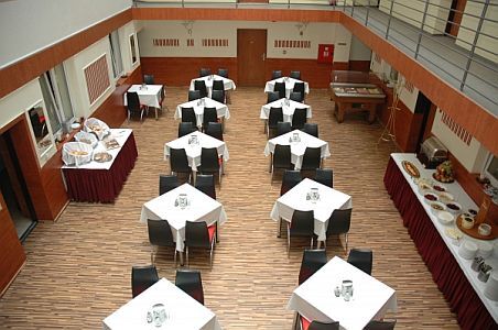 Breakfast room of Atlantic Hotel in Budapest, in the vicinity of Blaha Lujza Square