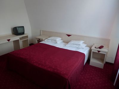 Cheap hotel room in the Buda side of Budapest close to MOM Shopping Center